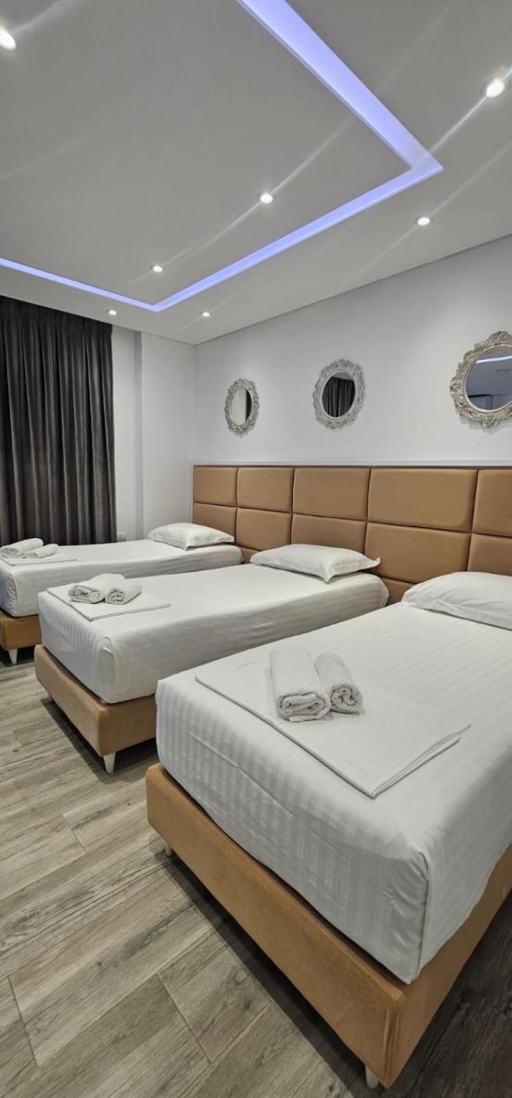 Hotel Edina Apartments By Hp Sarandë Exteriör bild