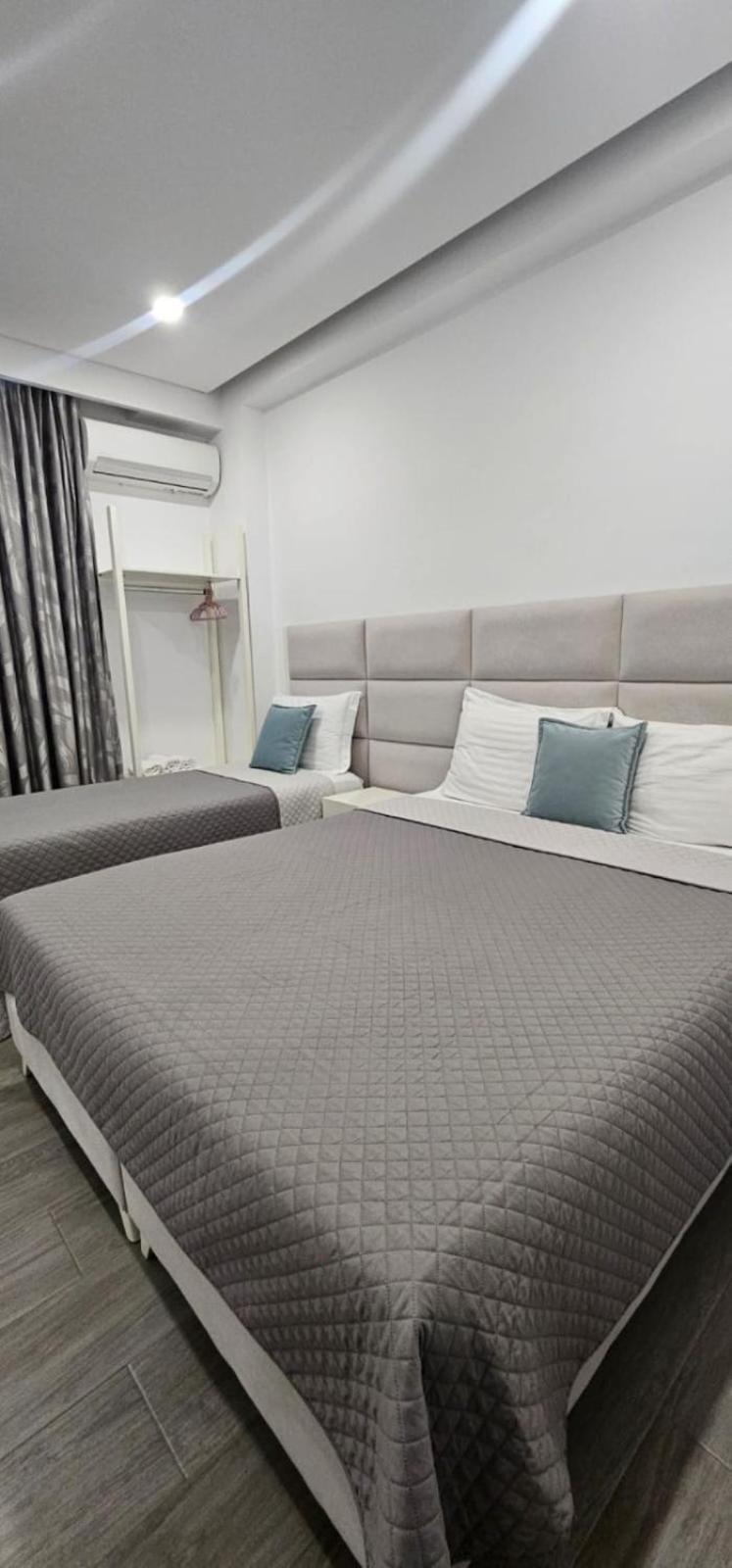 Hotel Edina Apartments By Hp Sarandë Exteriör bild